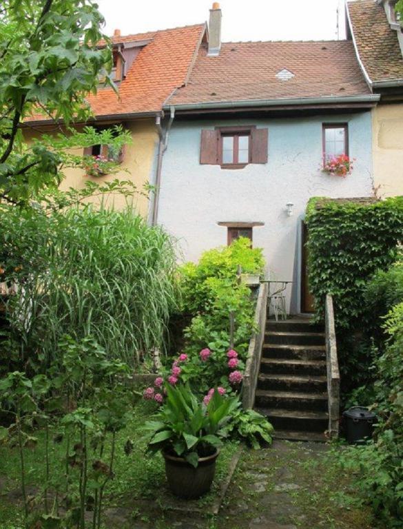 Gite Au Coeur D'Eguisheim Exteriör bild